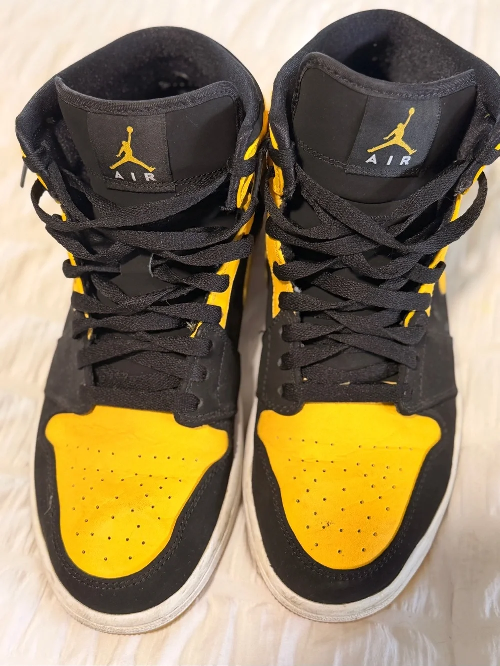 Jordan Men's High-Top Sneakers Black/Yellow
